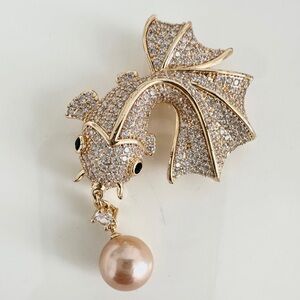 Freshwater Pearl 10mm & Goldfish Brooch with Elegant Design 1.5 inch long
